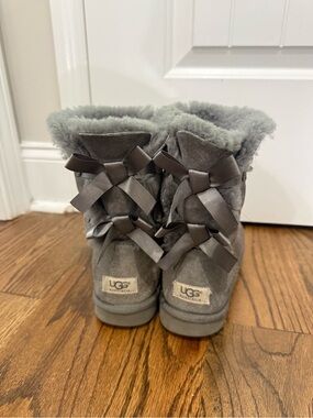 UGG Grey Girls' Bailey Bow Suede Boot